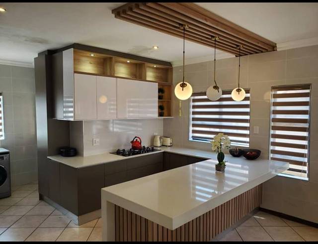 3 BEDROOM HOUSE FOR SALE IN HEUWELSIG ESTATE